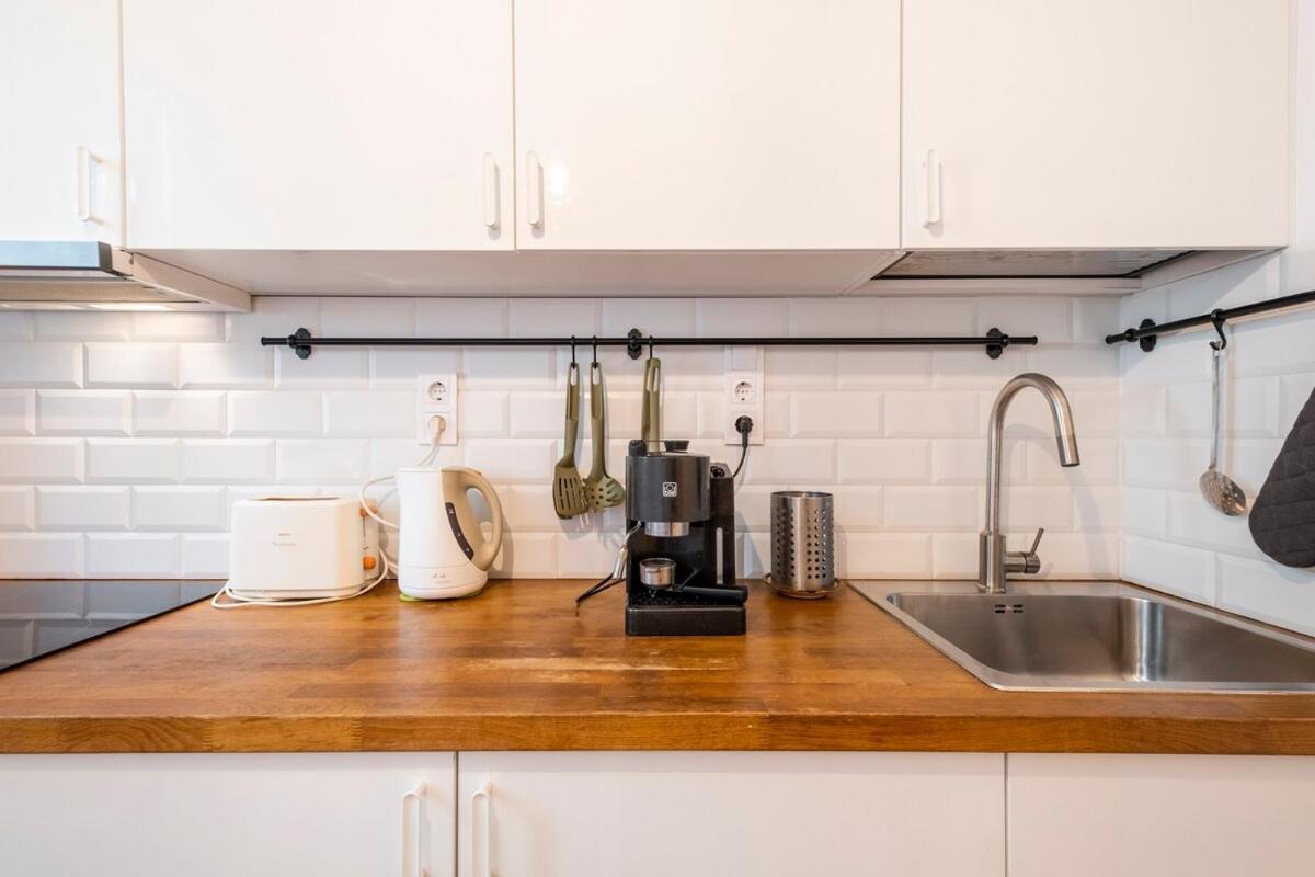 Top Centre 1 Bedroom Apt Next To Vitosha Blvd. Sofia Luaran gambar