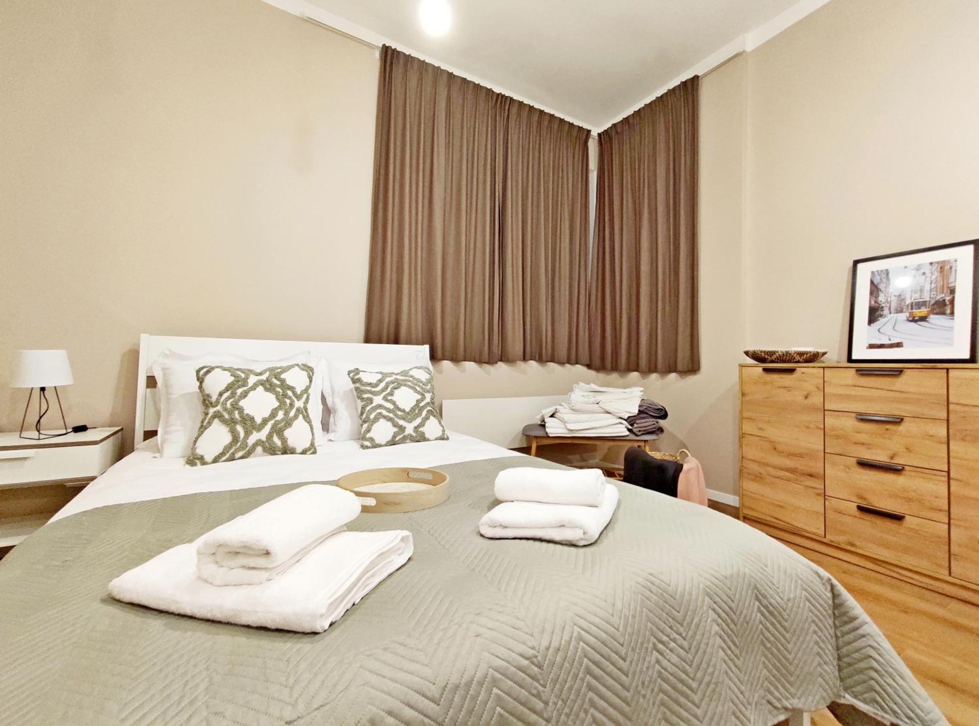 Top Centre 1 Bedroom Apt Next To Vitosha Blvd. Sofia Luaran gambar